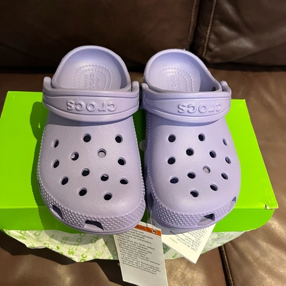 Crocs Classic Clog in Mystic Purple toddler size C10 NWT in box - Picture 3 of 5